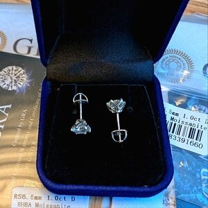 1 ct Moissanite Diamond stud earrings 925 Sterling Silver 18k Gold NEW in Box